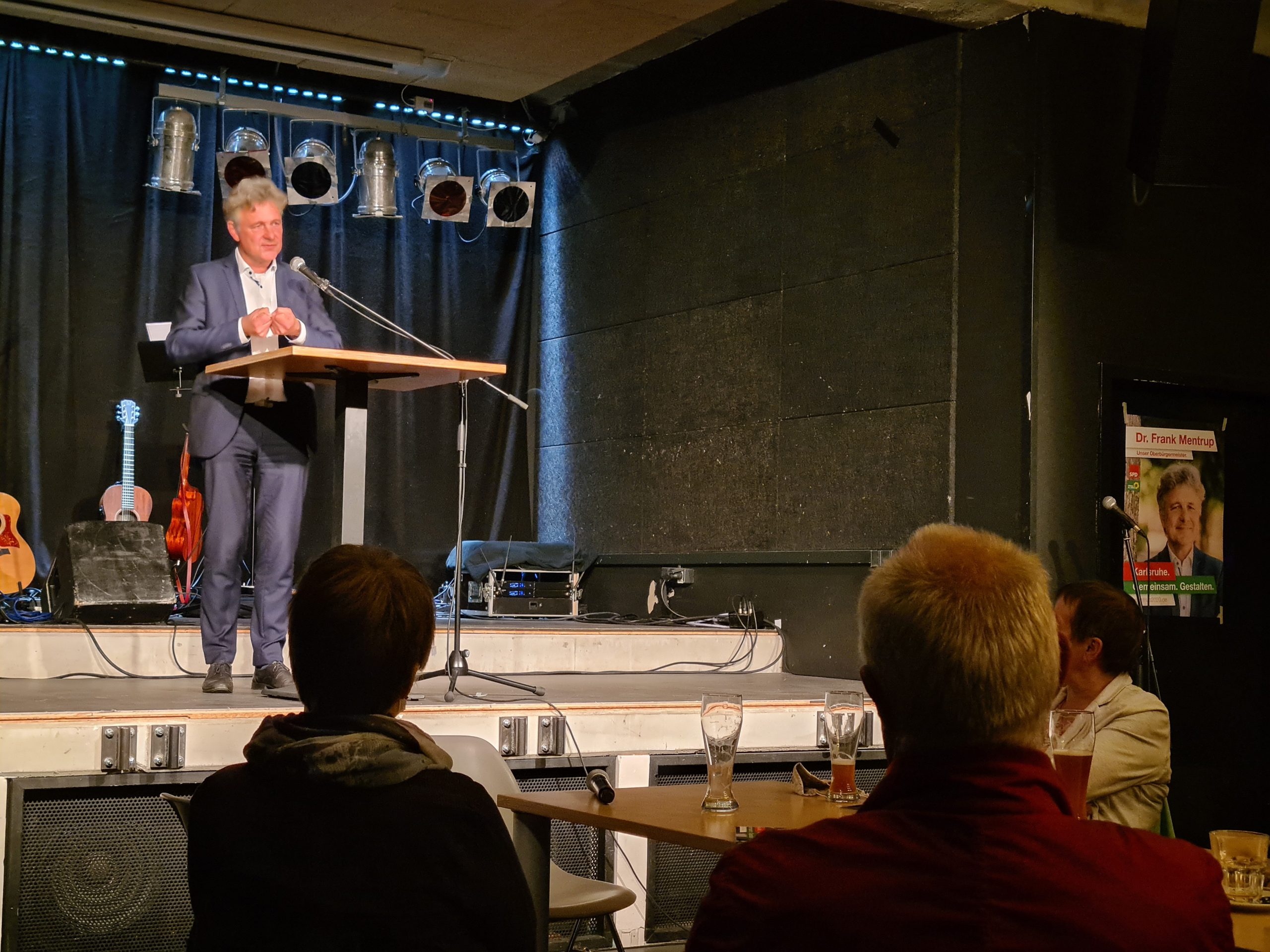 Frank Mentrup spricht im Substage Café bei seinem Wahlkampfauftakt